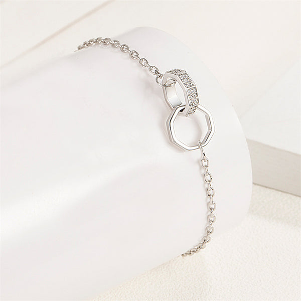 Dainty Interlocking Ring Charm Bracelet