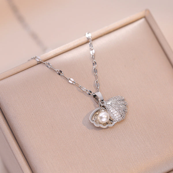 Shell Pearl Pendant Necklace