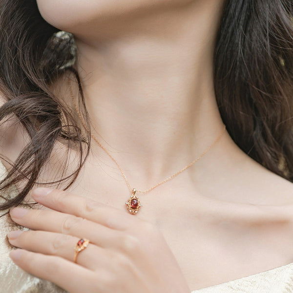 Vintage Garnet Pendant Necklace