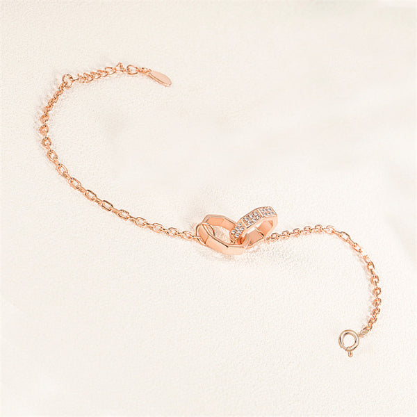 Dainty Interlocking Ring Charm Bracelet