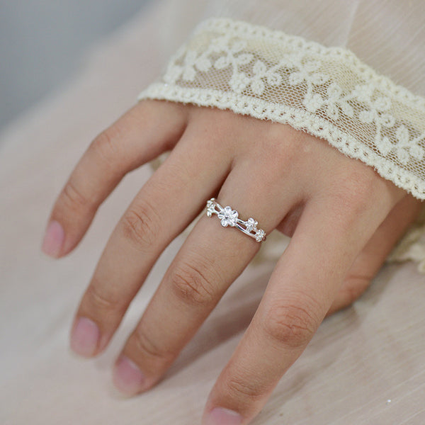 Dainty Silver Flower Ring