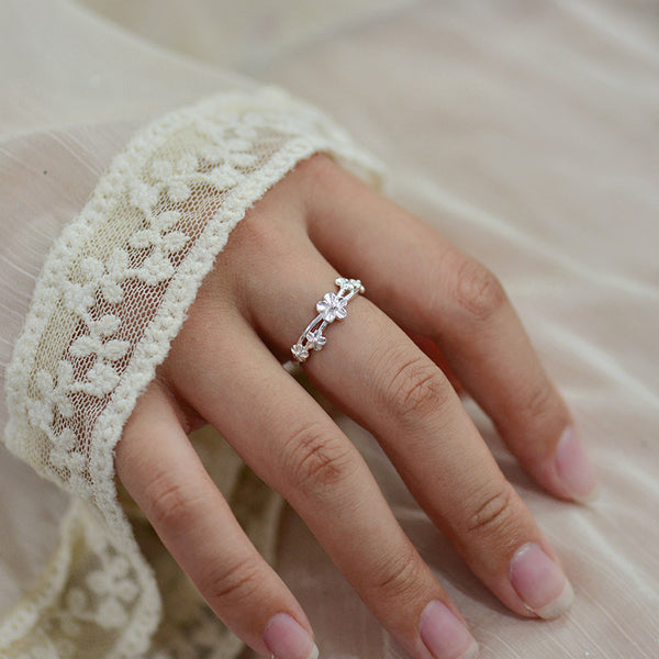 Dainty Silver Flower Ring