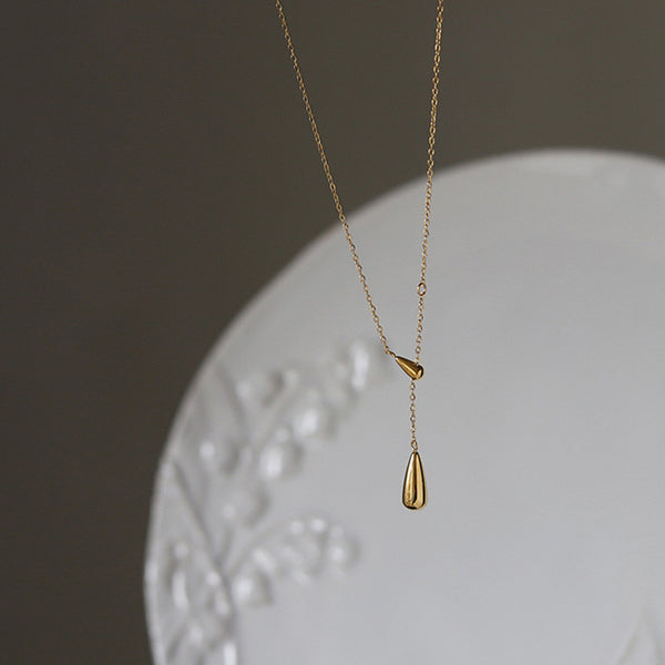 Dainty Teardrop Pendant Necklace