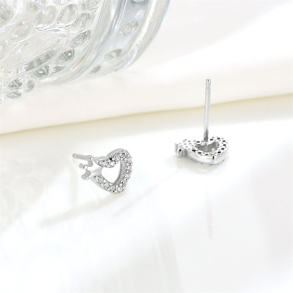 Dainty Crown Heart Stud Earrings