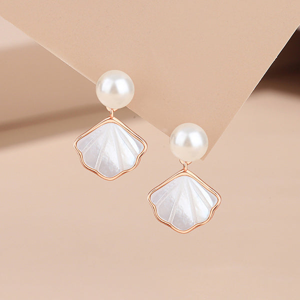 Pearl Seashell Stud Earrings