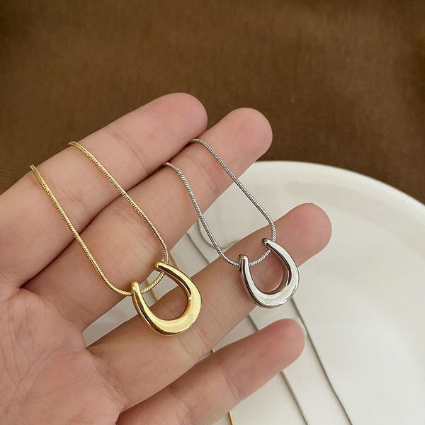 U-Shaped Horseshoe Pendant Necklace