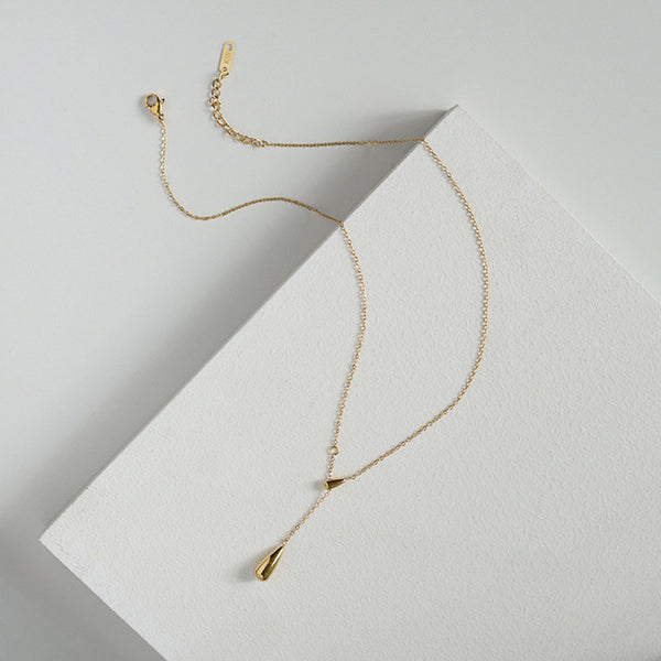 Dainty Teardrop Pendant Necklace