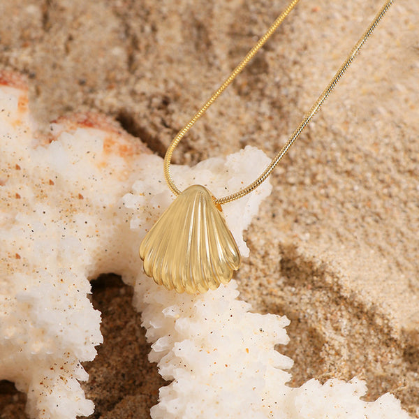 Dainty Seashell Pendant Necklace