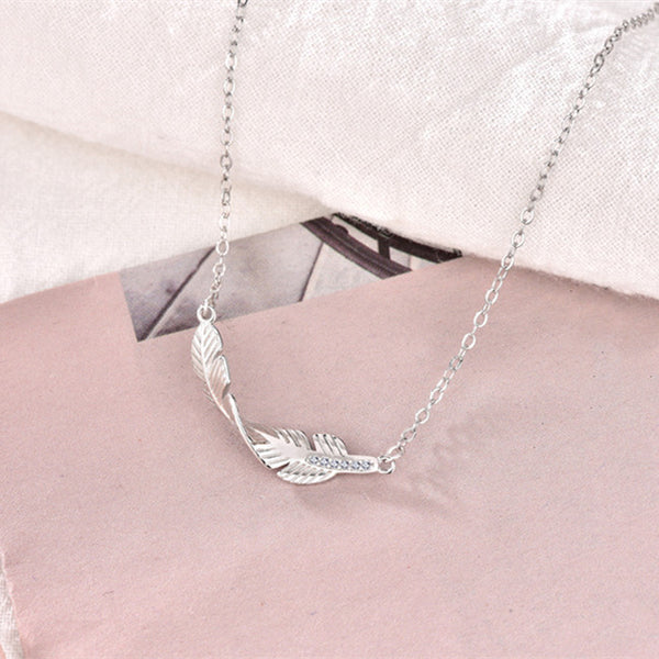 Horizontal Feather Pendant Necklace