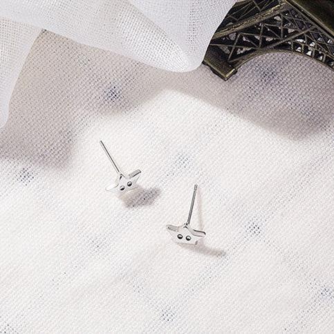 Dainty Star Stud Earrings