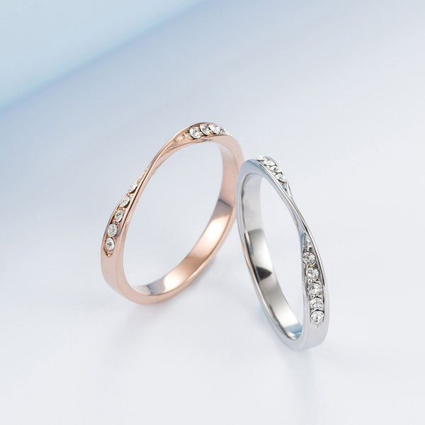 Mobius Band Couple Matching Ring