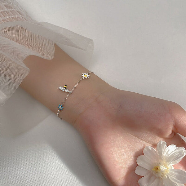 Daisy Flower Bee Wedding Charm Bracelet